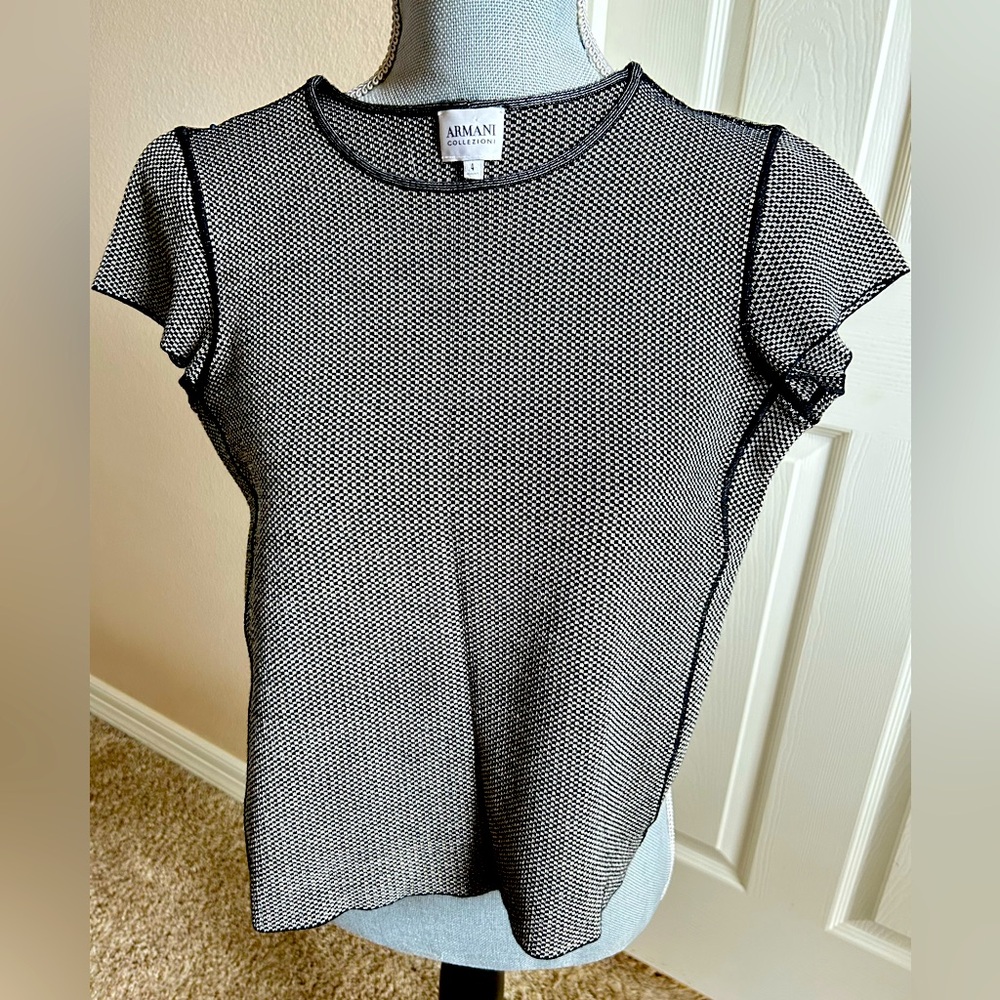 Armani Collezioni Top. Size 4